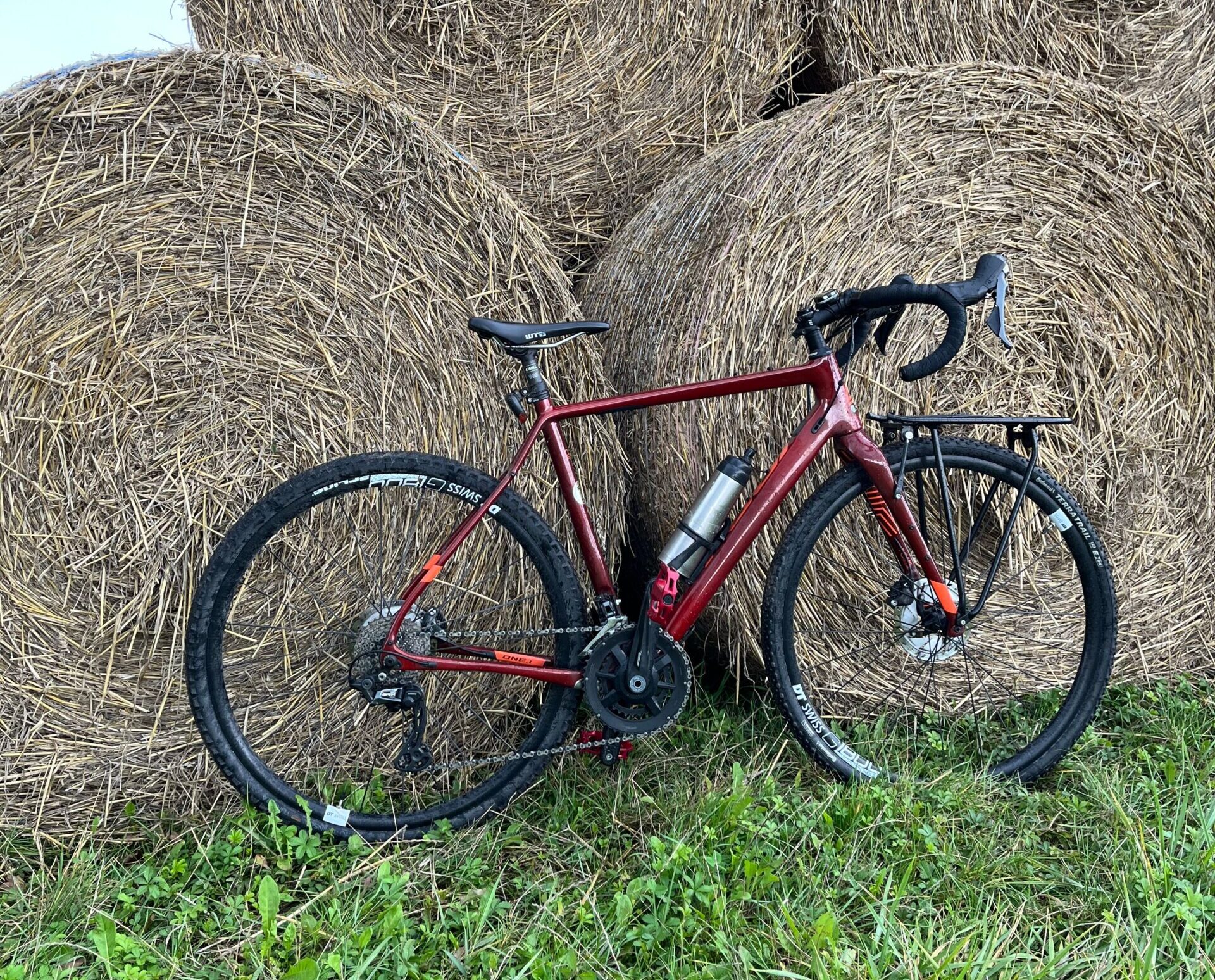 Bike am Strohballen
